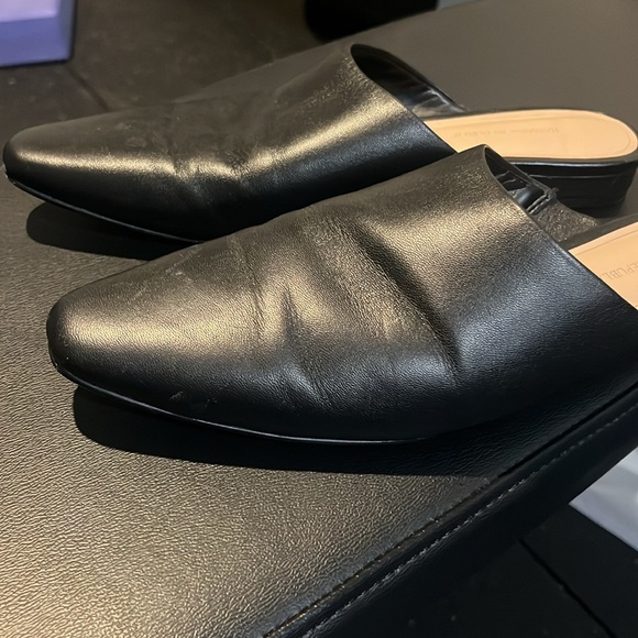 Banana Republic Women’s Slip On Mules Size 8 Black - Picture 3 of 4